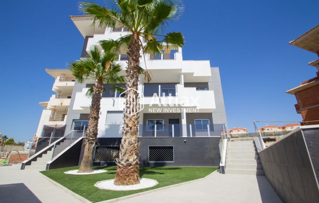 Nueva construcción  - Ático -
Res. Las Filipinas