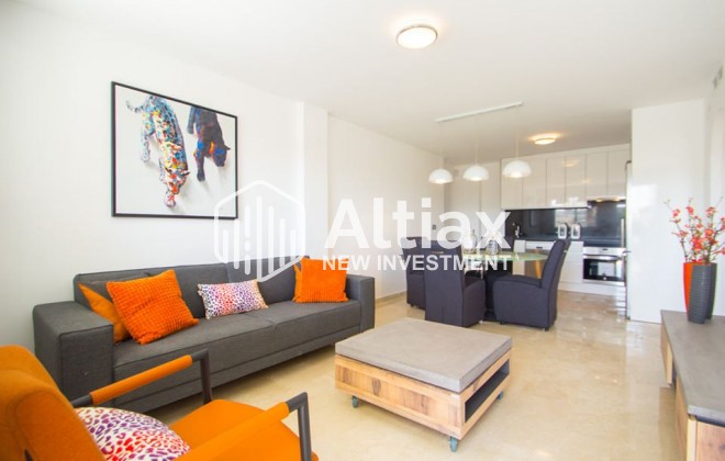 Nueva construcción  - Ático -
Res. Las Filipinas