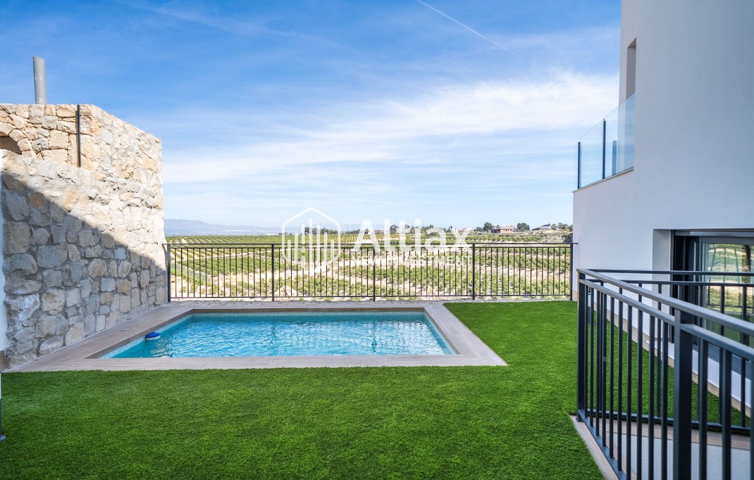 New Build - semi-detached -
Algorfa