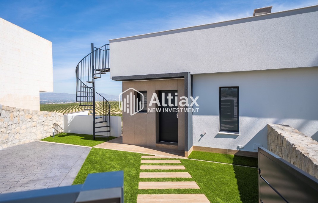 New Build - semi-detached -
Algorfa
